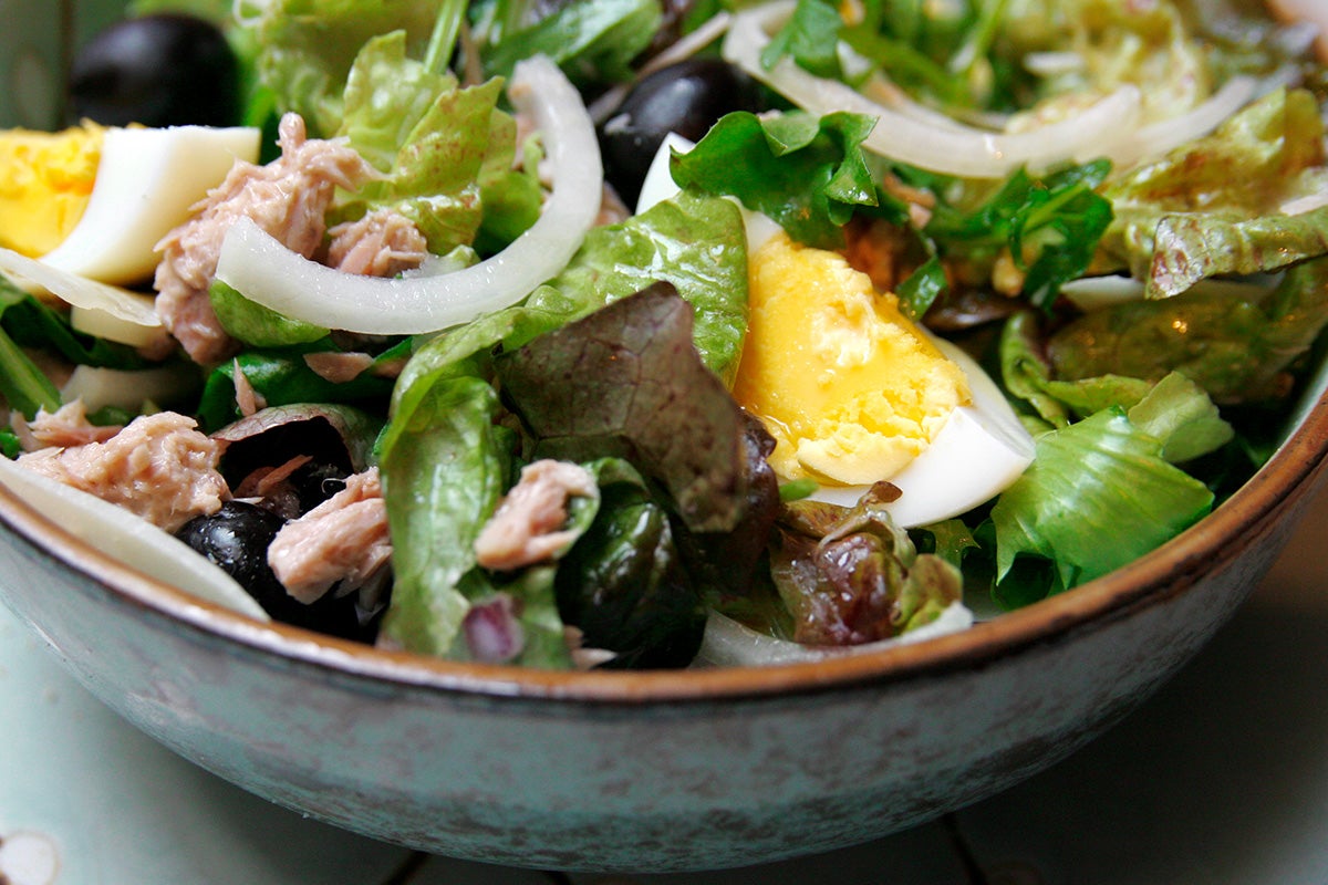 Niçoise salad with tuna