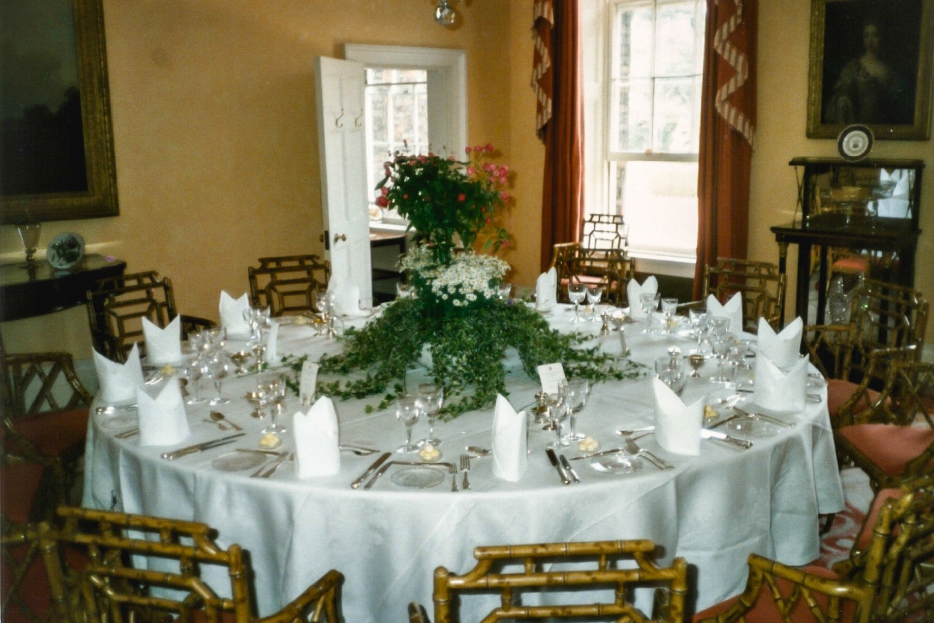 royal table Derflingher