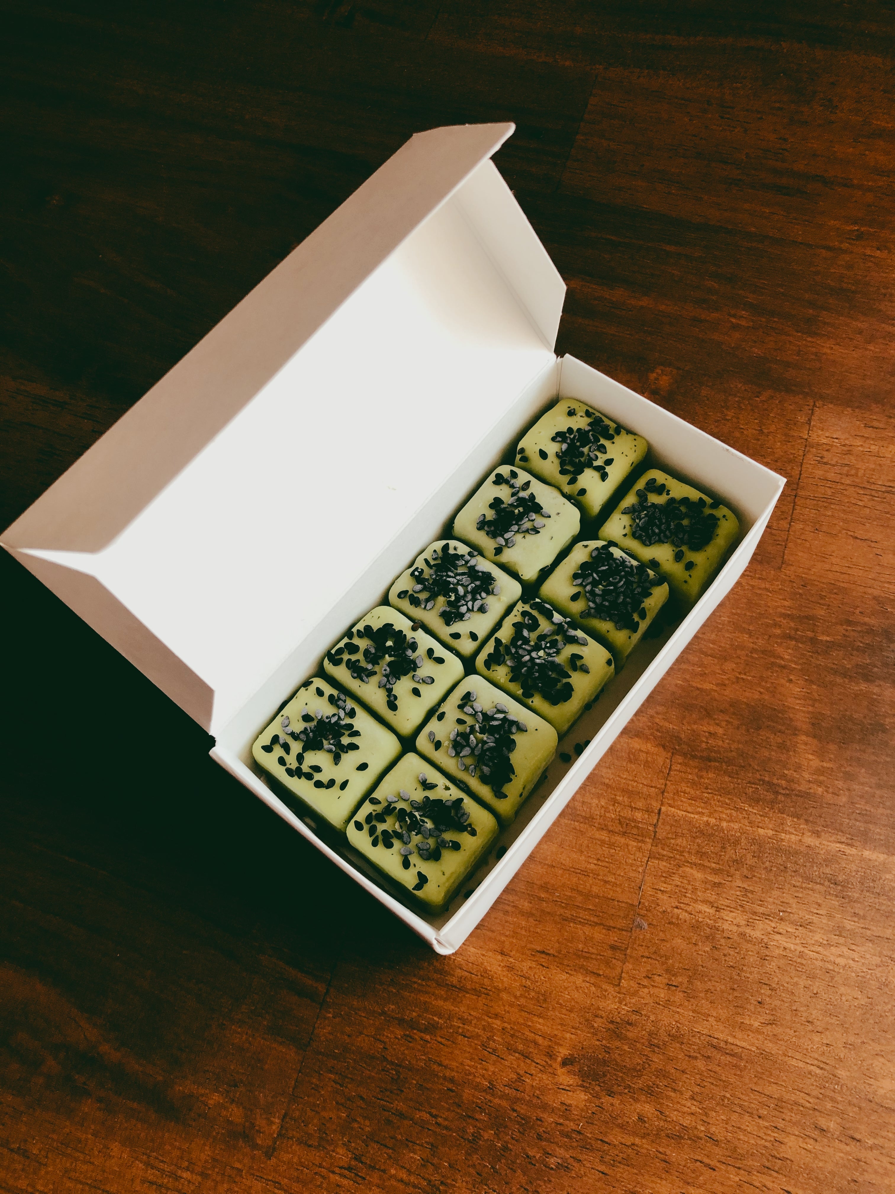 scratch-bar-bonbons-margarita-kallas-lee