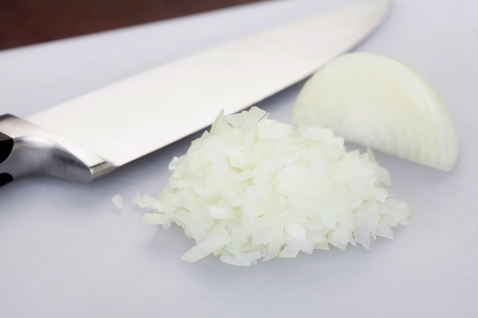 brunoise-cutting-technique-how-to-brunoise-onion