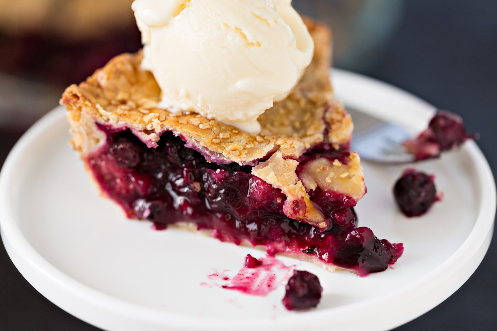 canadian-cuisine-berry-pie