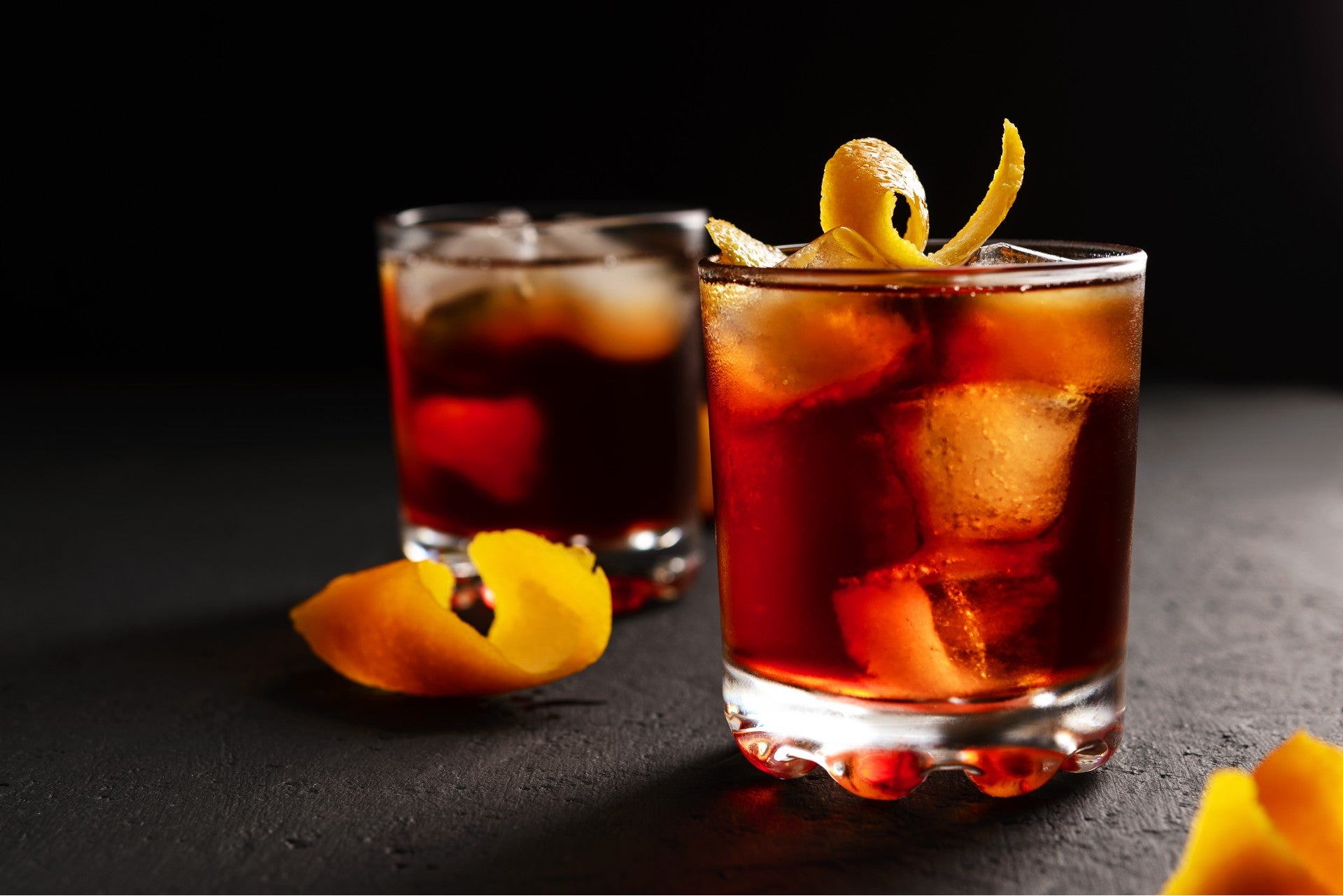 cocktail-garnishes-orange-peel
