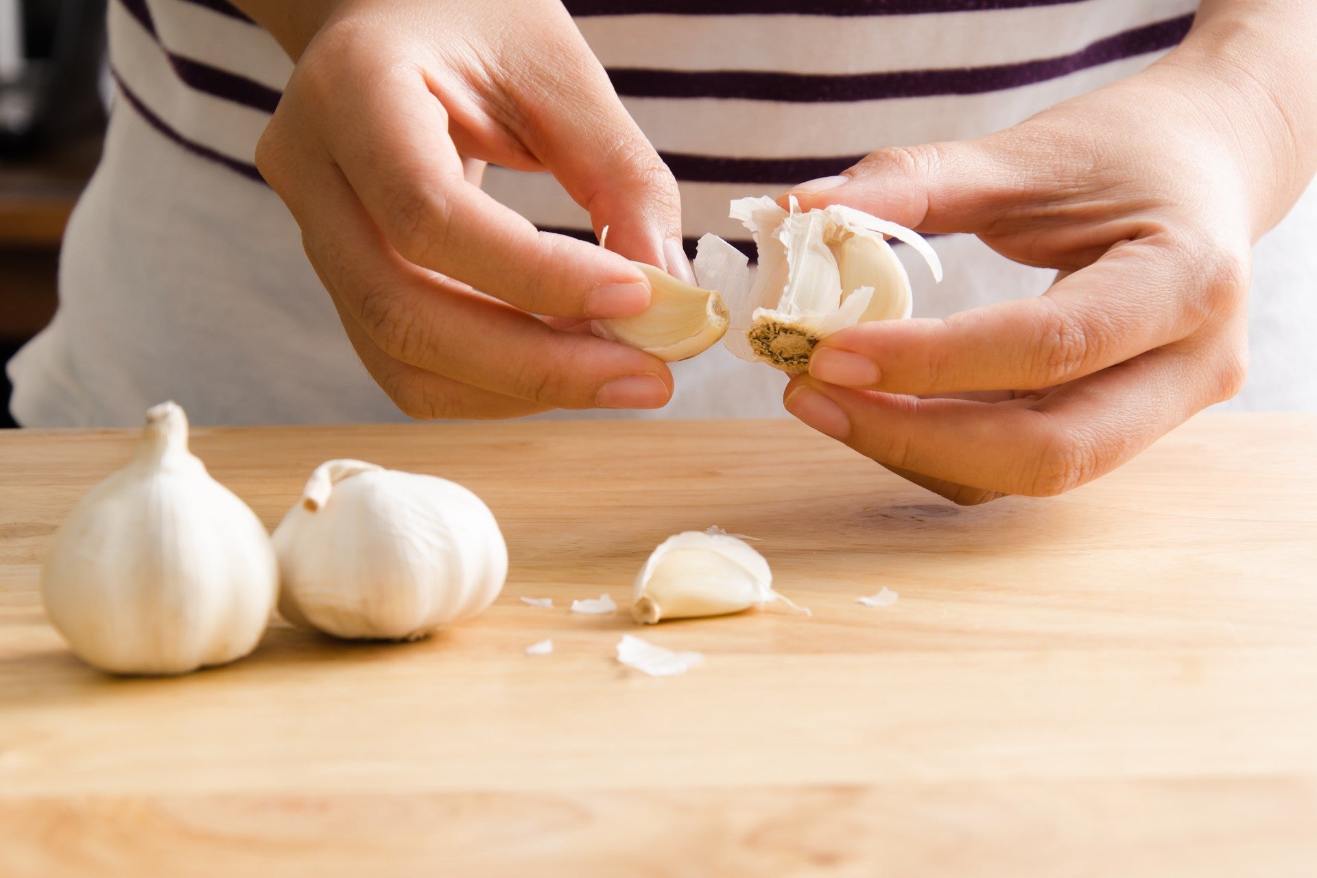 garlic-skin-how-to-peel
