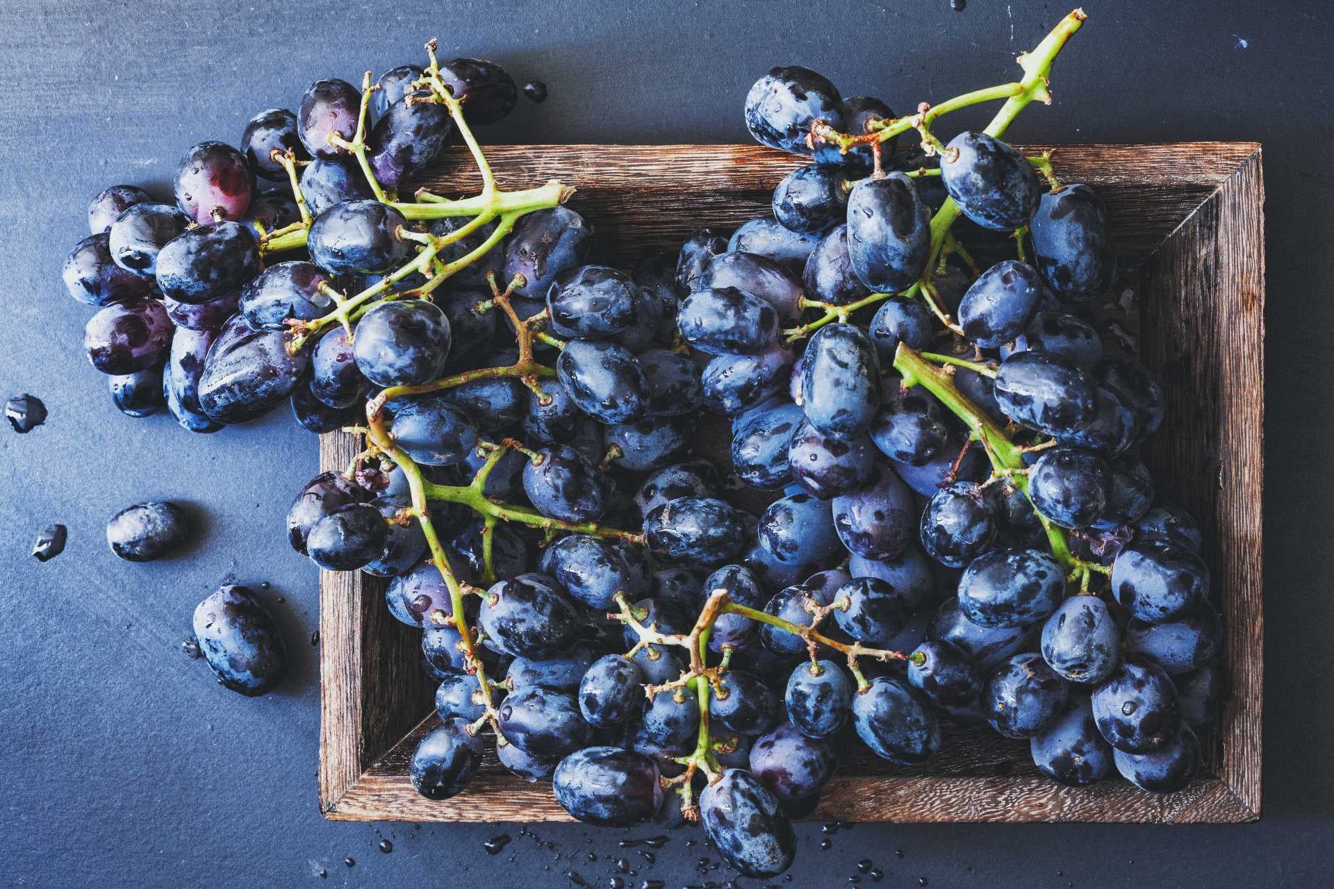 grapes-varieties-black-muscat