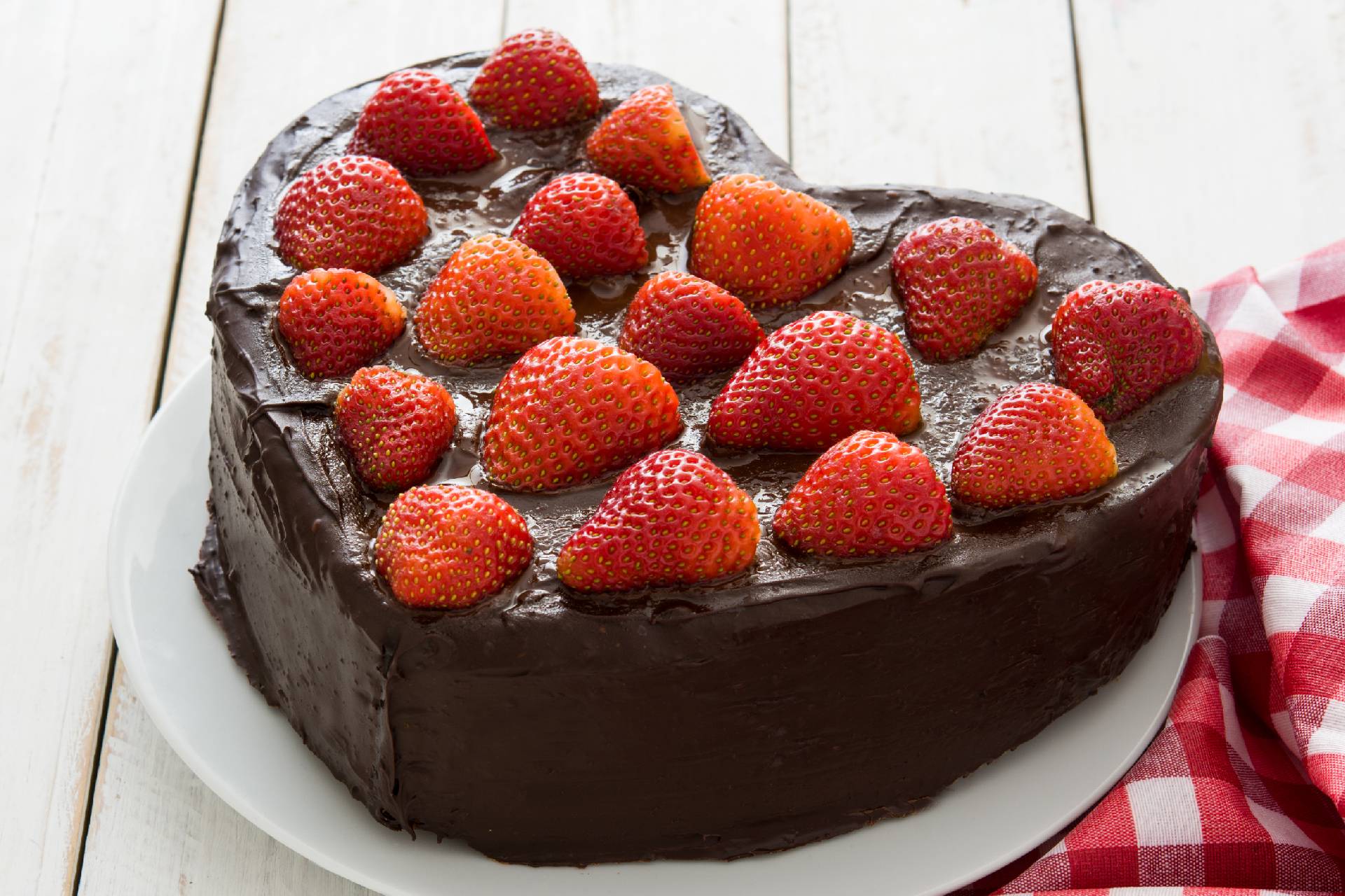heart shaped cake ©iStock