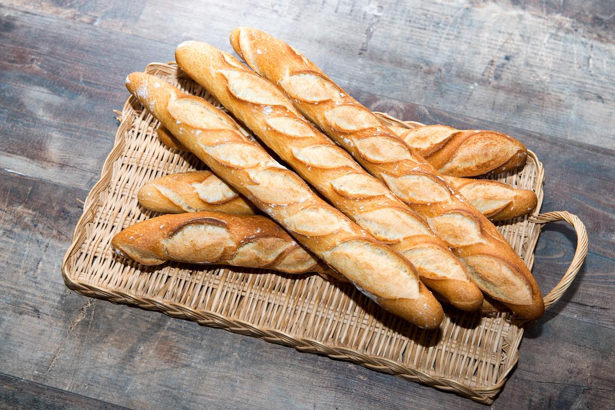 kinds-bread-baguette