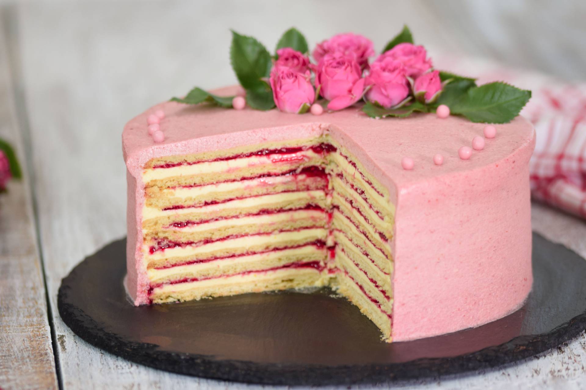 layered pink cake ©iStock