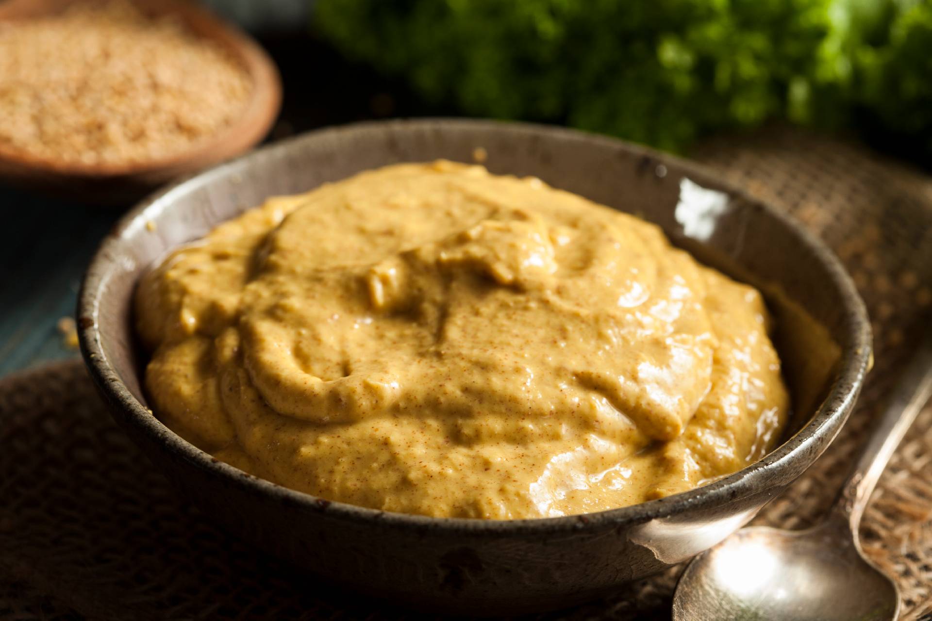 mustard in a bowl ©iStock