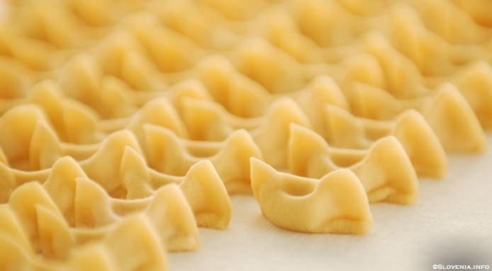 13-Slovenian-Idrijski-zlikrofi-FineDiningLovers