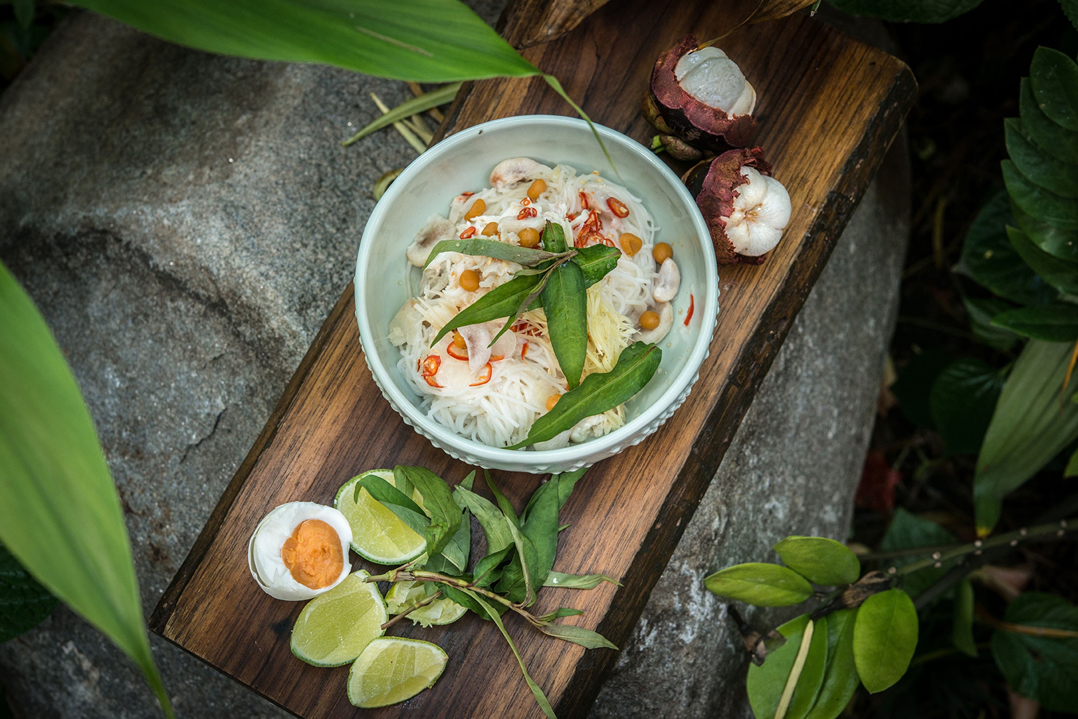 Rice Noodle with Mangoteen and Coconut cream Rice Noodle with Mangoteen and Coconut cream
