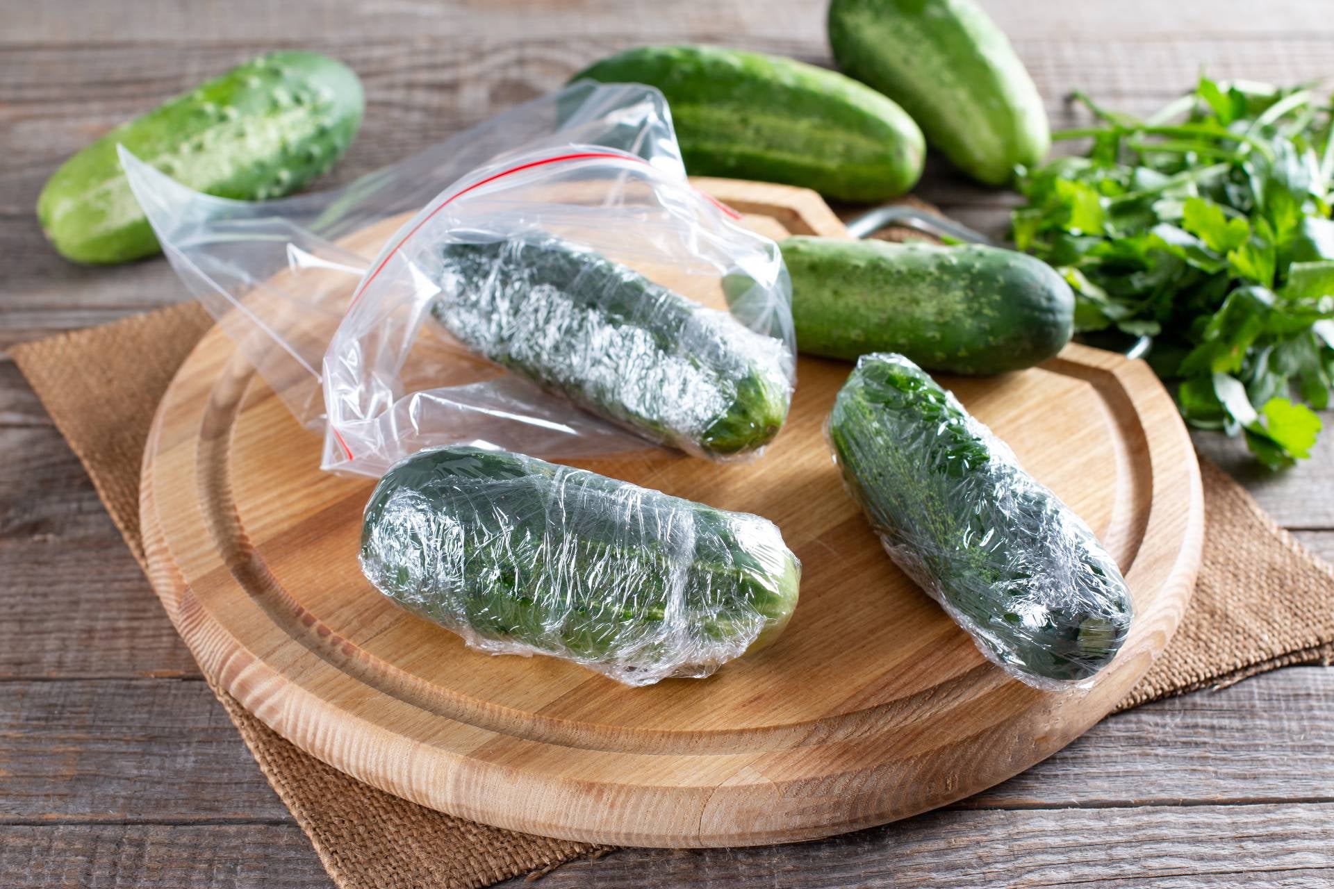 preserve-cucumbers-store-fresh