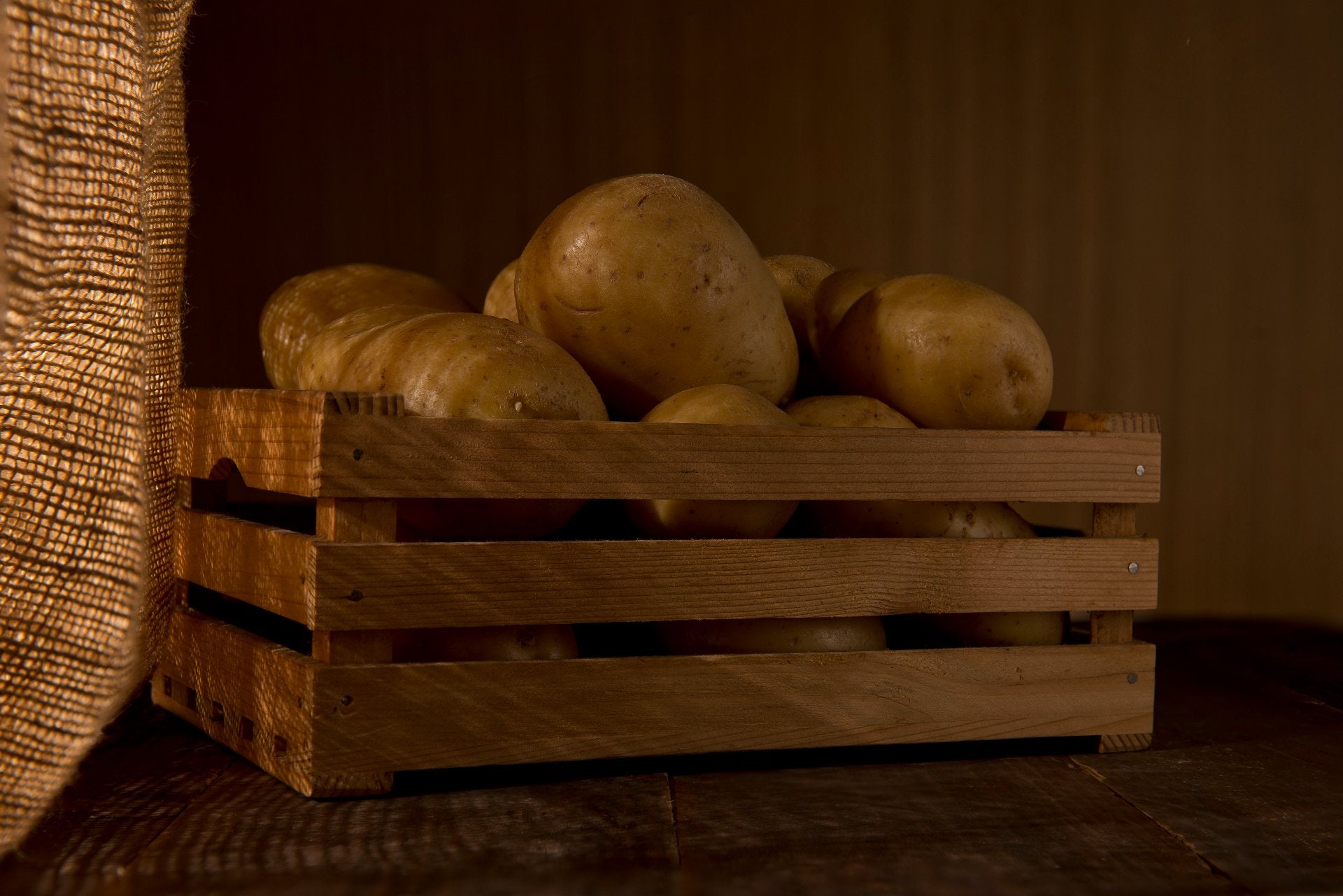 store-potatoes-no-sunlight