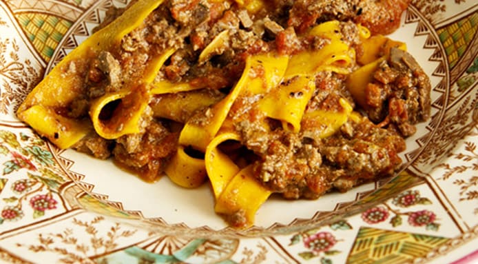 Tagliatelle With Tomato And Chicken Livers | Fine Dining Lovers