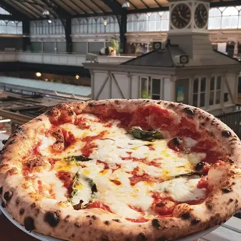 Ffwrnes Pizza