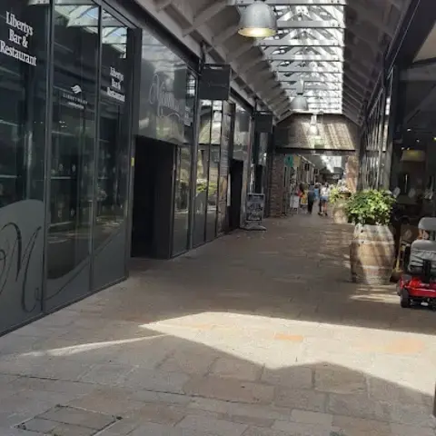 Liberty Wharf Shopping Centre Liberty Wharf Shopping Centre