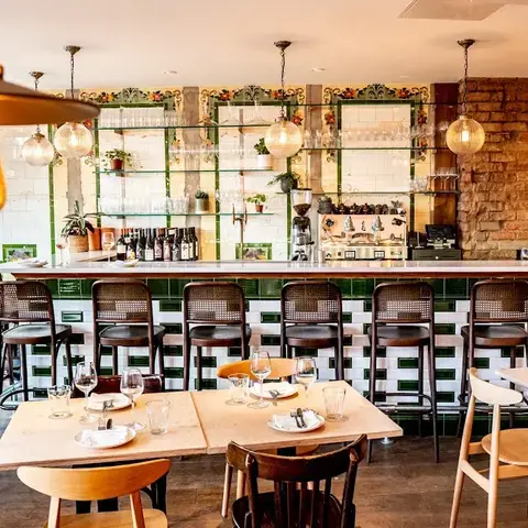 Lyon's Seafood Restaurant & Wine Bar Lyon's Seafood Restaurant & Wine Bar