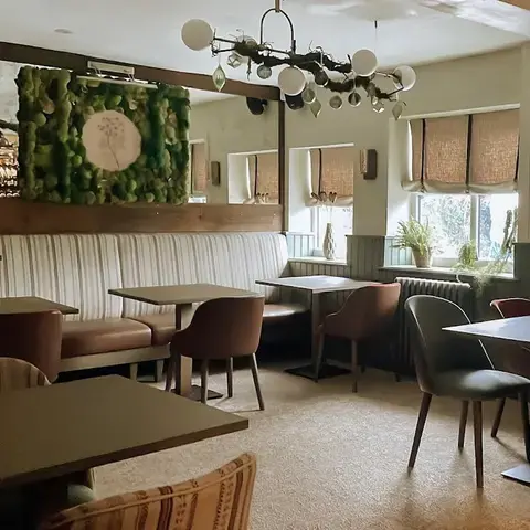 sō-lō Restaurant