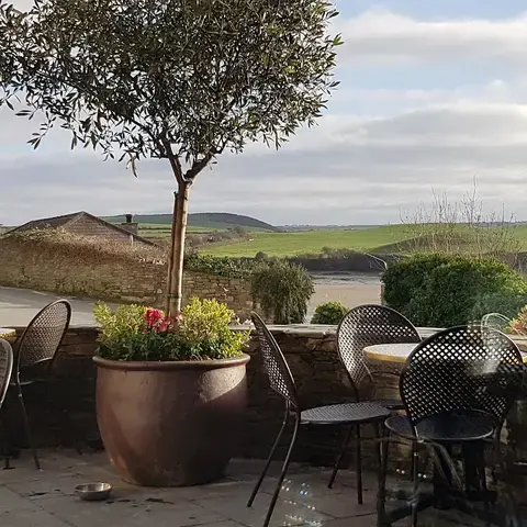 The Mariners Public House in Rock
