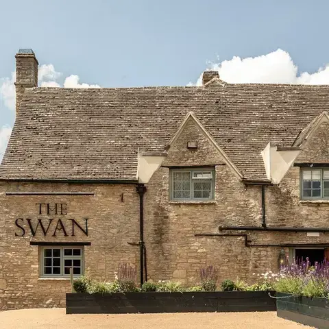 The Swan, Ascott-under-Wychwood Cotswolds The Swan, Ascott-under-Wychwood Cotswolds