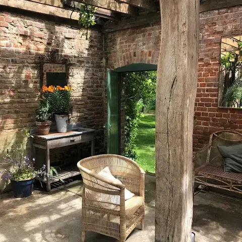 Updown | Hotel &amp; Restaurant