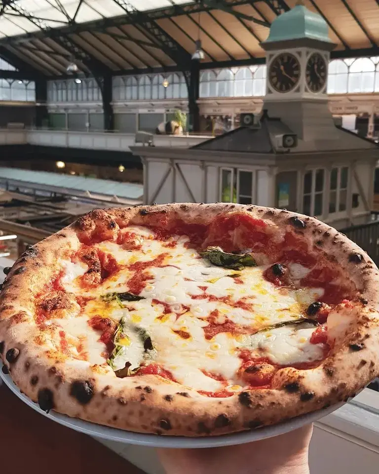 Ffwrnes Pizza