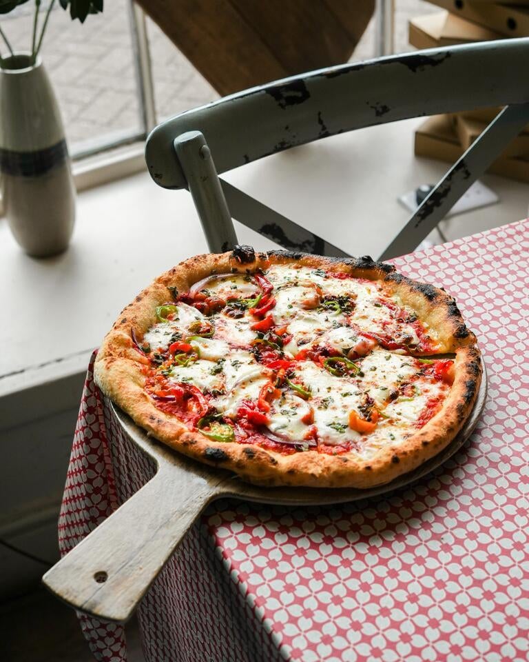 Pizza at Oli Bonny in the Cotswolds.