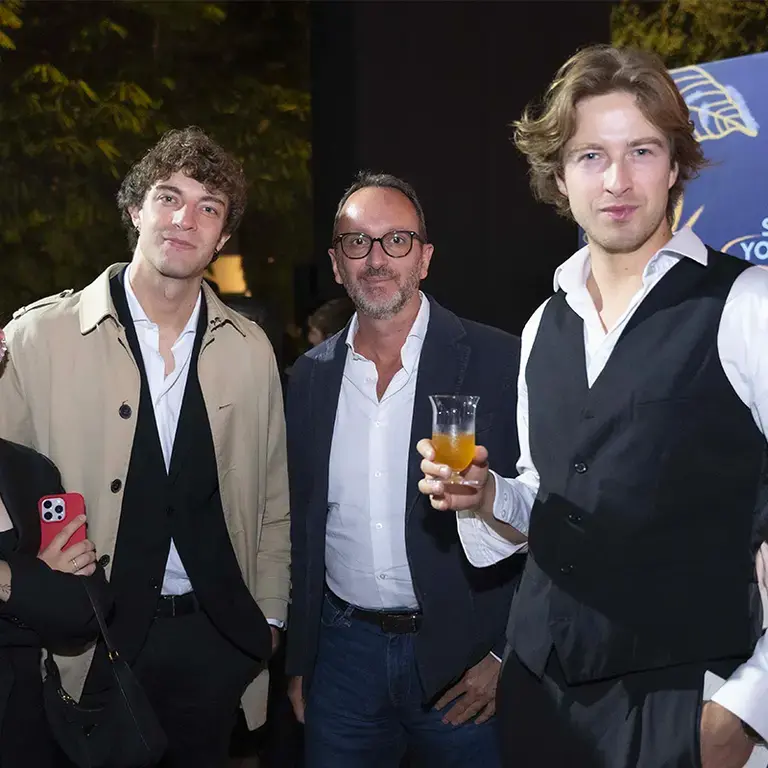 Image 6 from Afuera Hay Más premiere.