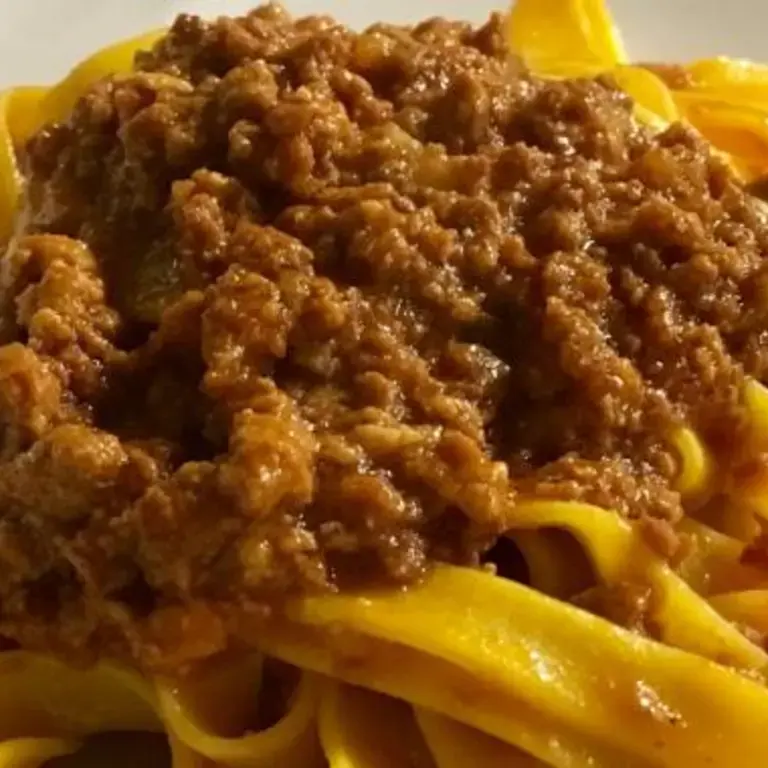 Tagliatelle al ragù.