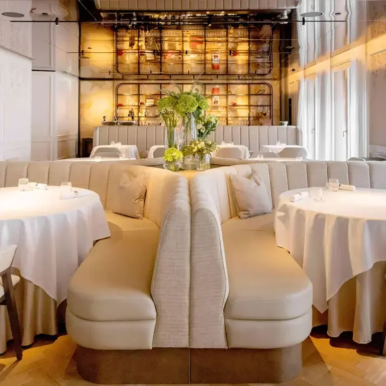 Dining room Alex Dilling at Hotel Cafe Royal.