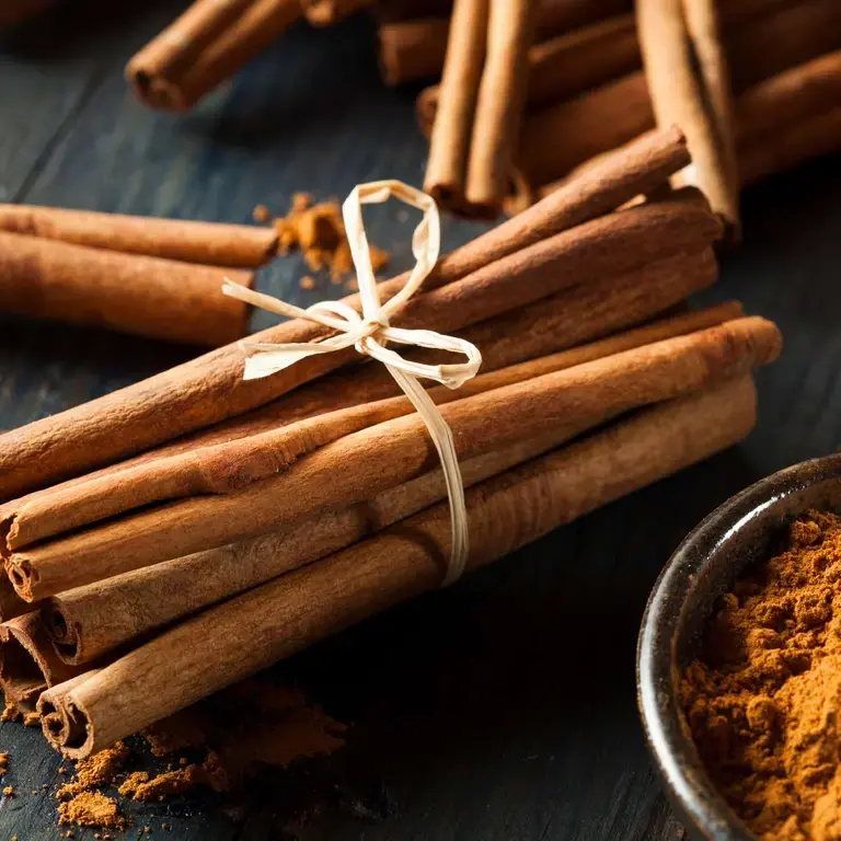cinnamon sticks and powder ©iStock