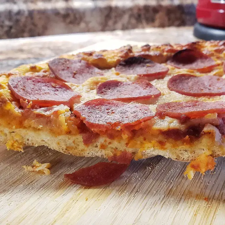 freeze-leftover-pizza