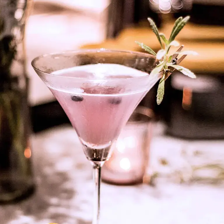Tequila pink cocktail mgg-vitchakorn-unsplash