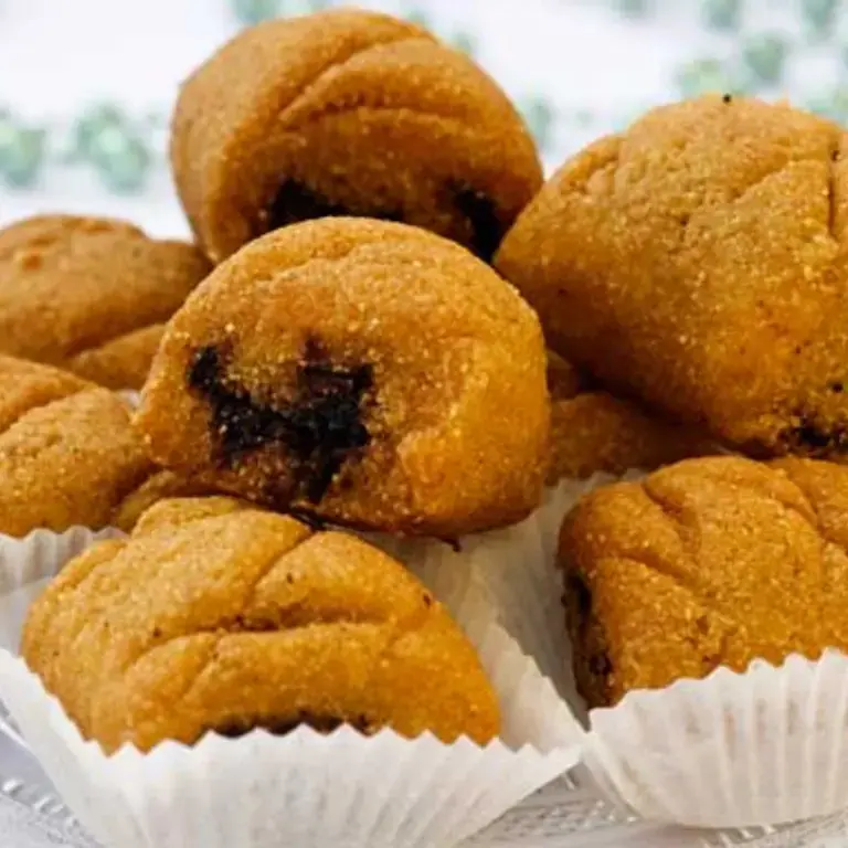 Makroudhs (Tunisia Date Pastries)