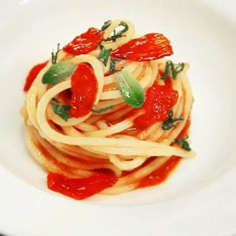 Spaghetti With Tomato Sauce