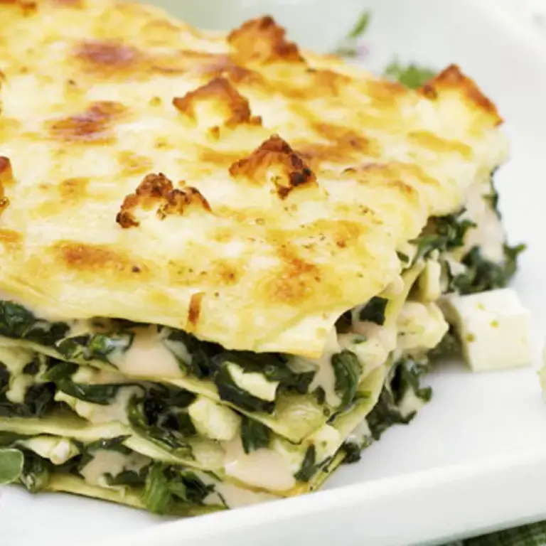 Spinach Lasagna with White Sauce and Feta Cheese Spinach Lasagna with White Sauce and Feta Cheese
