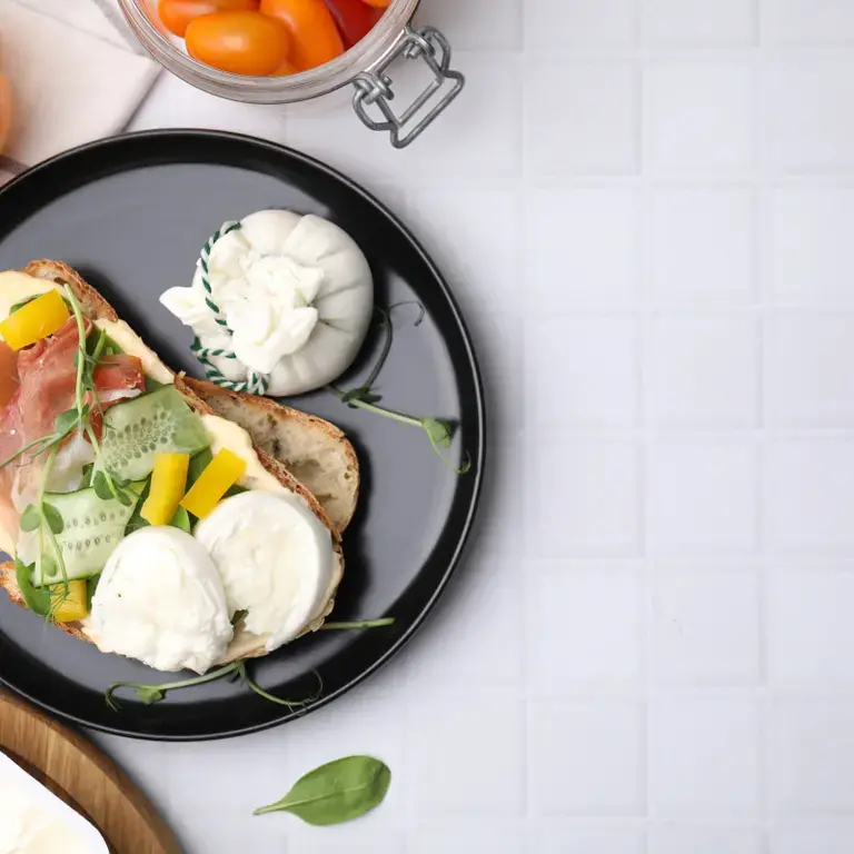 burrata toast - Fine Dining Lovers