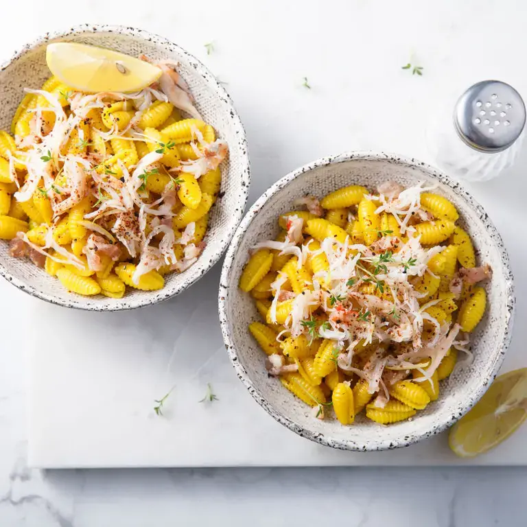 crab pasta salad - Fine Dining Lovers