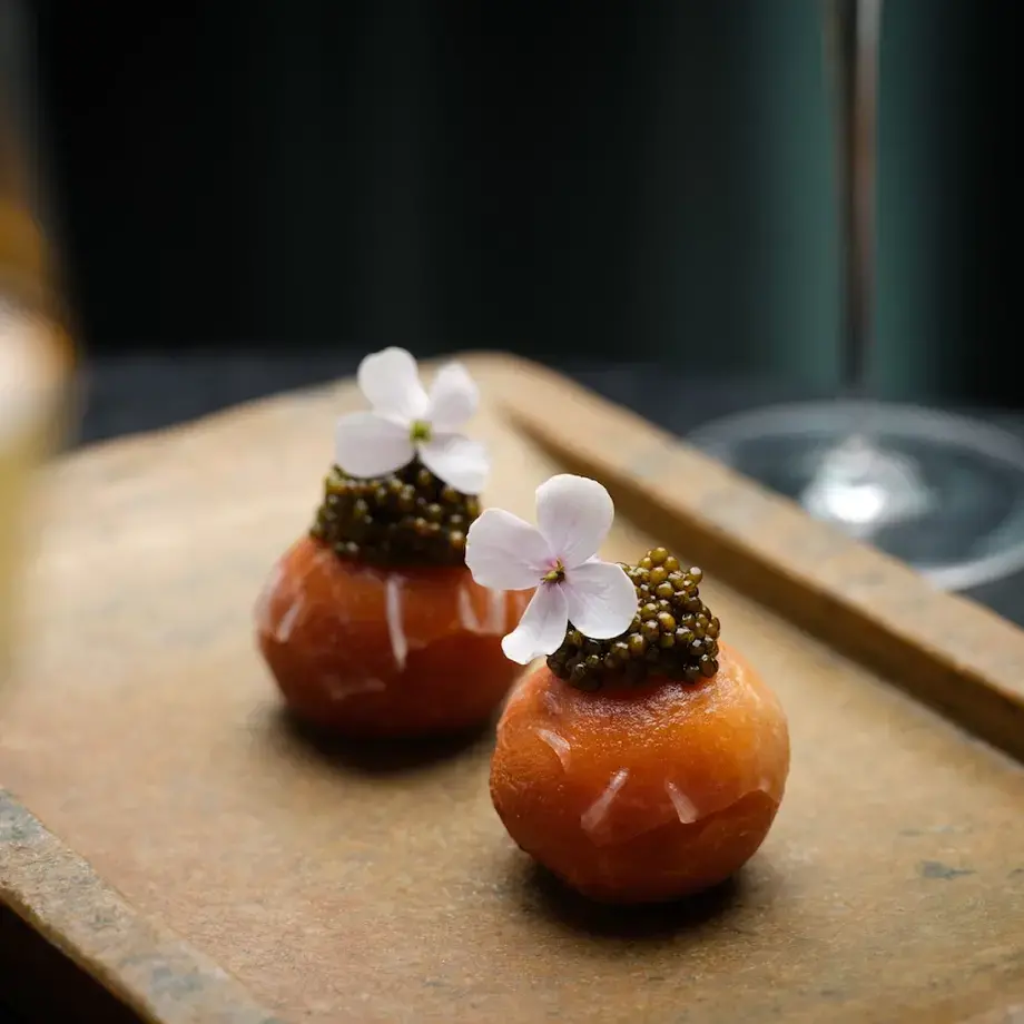 Aulis London