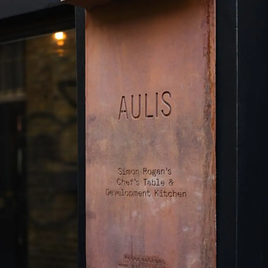 Aulis London