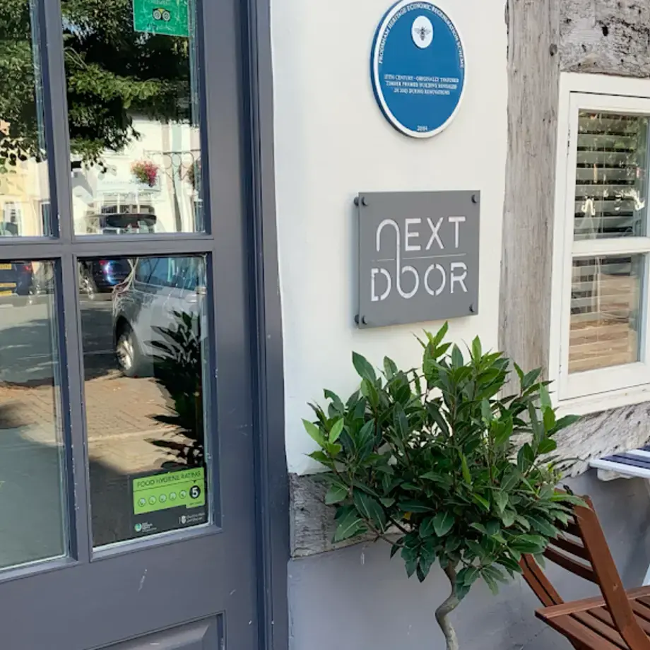 Restaurant Next Door