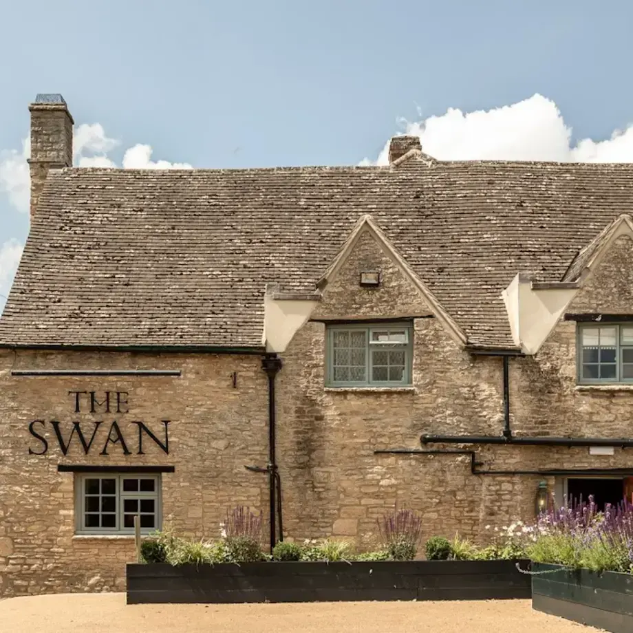 The Swan, Ascott-under-Wychwood Cotswolds The Swan, Ascott-under-Wychwood Cotswolds