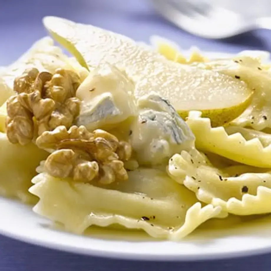Ravioli with gorgonzola, pear and walnuts