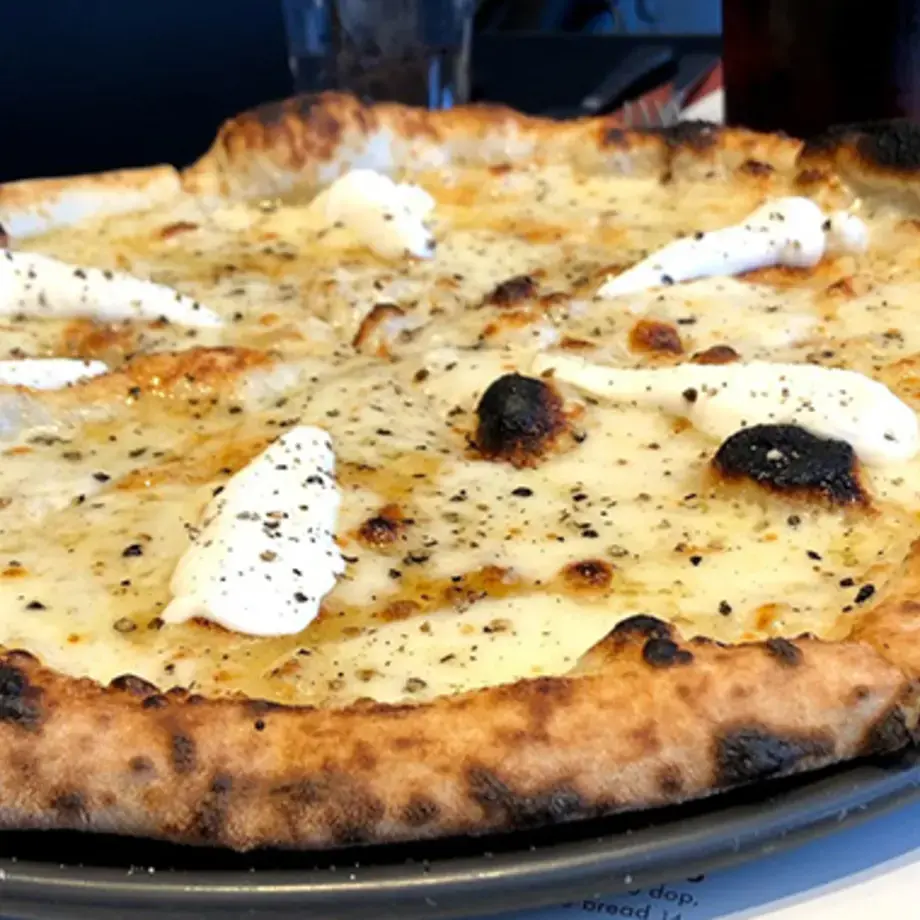 Cacio e Pepe Pizza