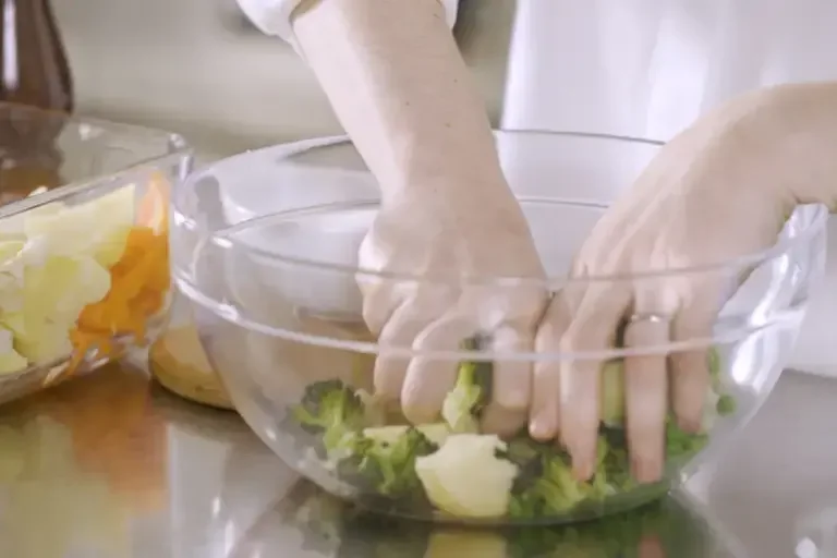 Bringing vegetables mix together