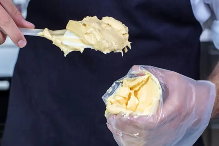 preparing the piping bag Courtesy of Chef Łukasz Moneta