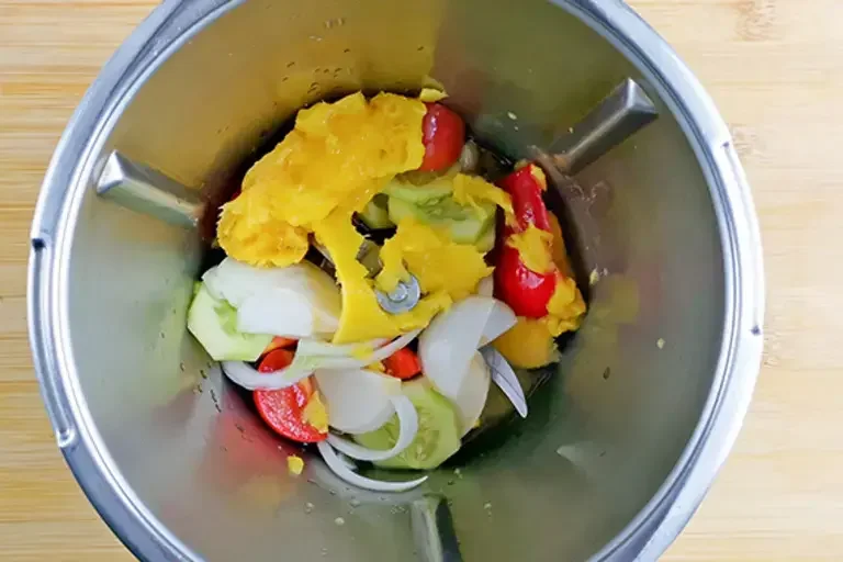 Blending vegetables Albert Manso Miras