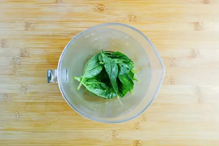 Blending basil Albert Manso Miras