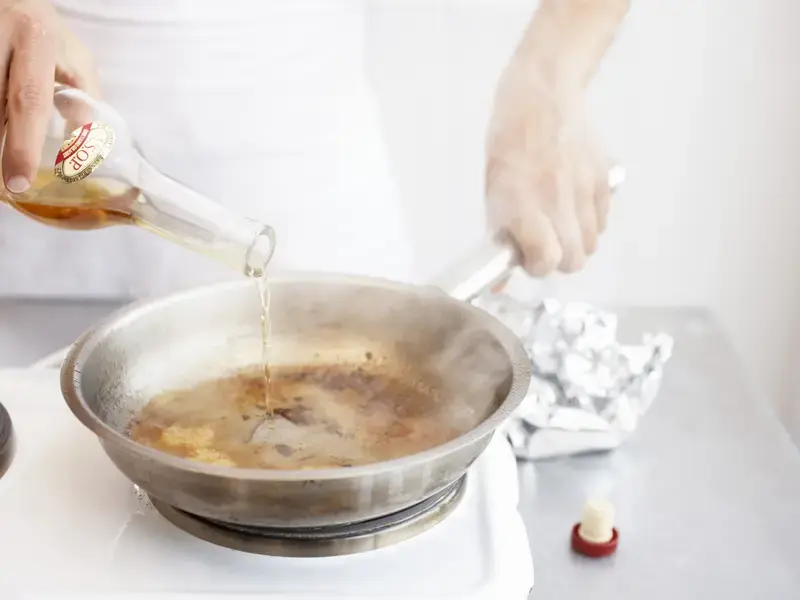 DEGLAZING PAN