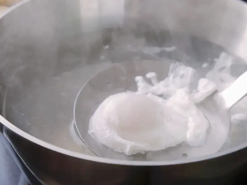 poaching cooking technique