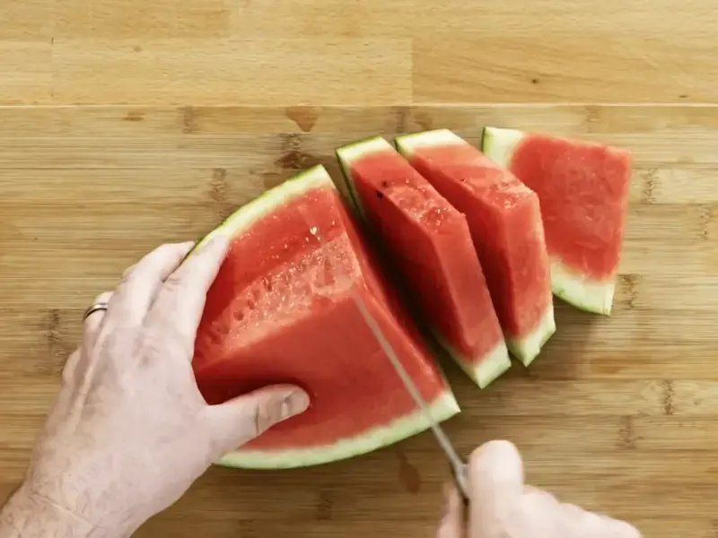 How To Slice Every Fruit _ Method Mastery _ Epicurious 22-40 screenshot
